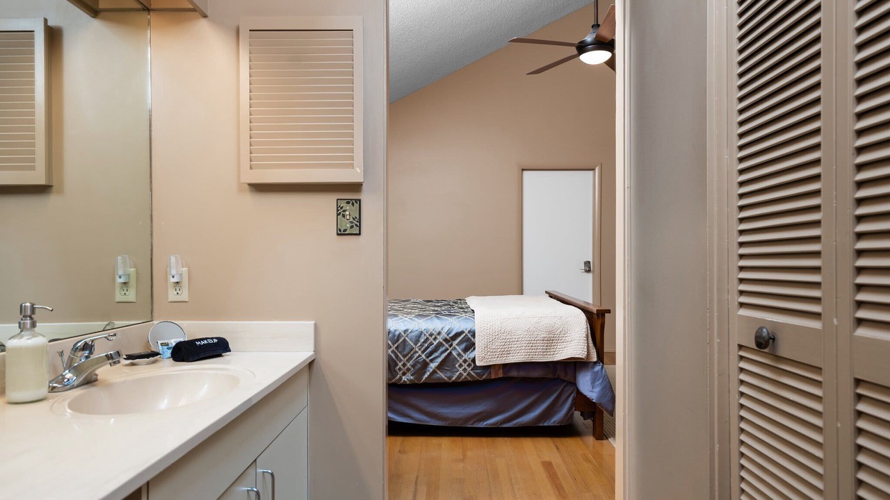 Photo of Bathroom in Maple City