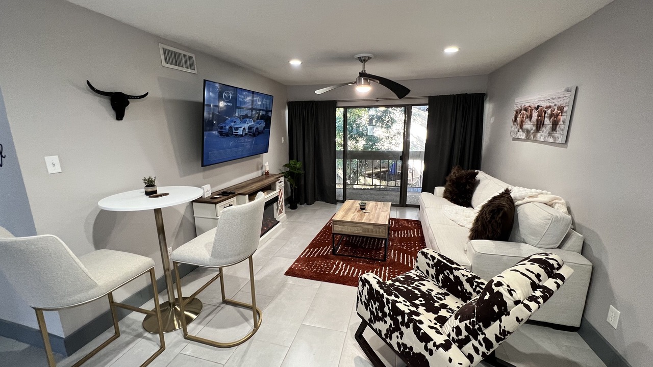 Photo of Livingroom in Walden on Lake Conroe