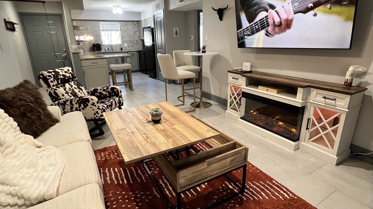 Photo of Livingroom in Walden on Lake Conroe