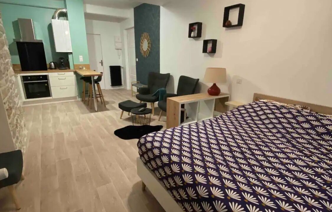 Photo of Bedroom in Oloron-Sainte-Marie