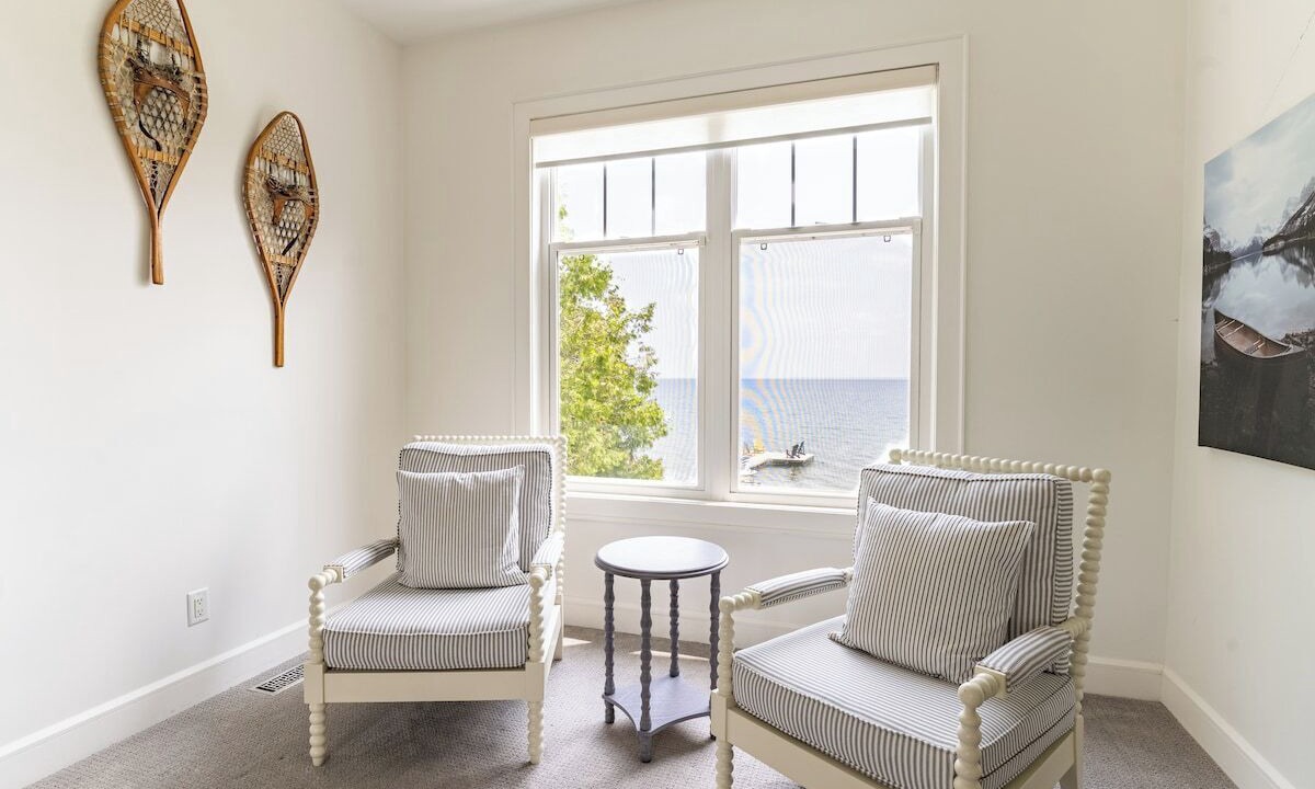 Photo of Livingroom in Big Bay Point