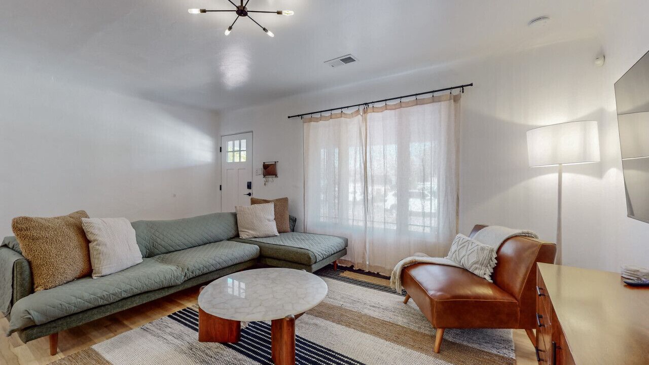 Photo of Livingroom in Victory Hills