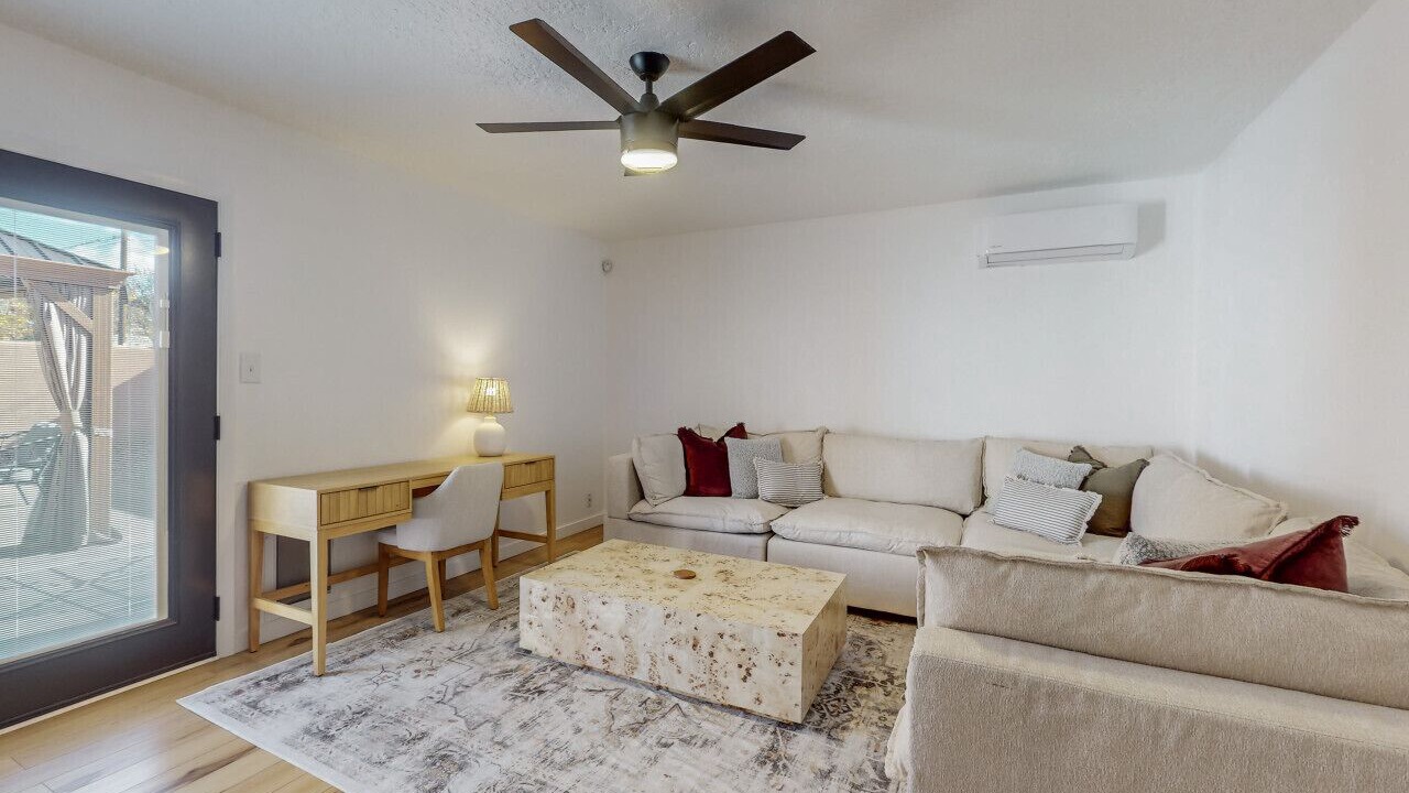 Photo of Livingroom in Victory Hills