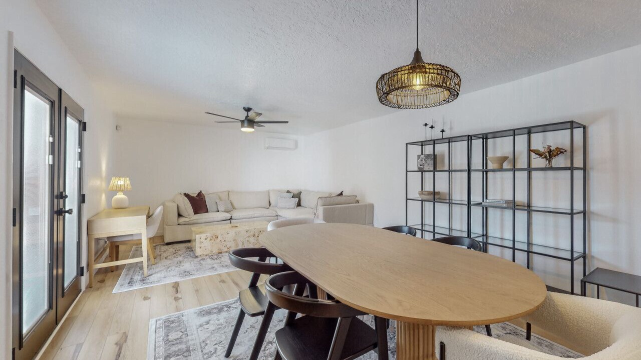 Photo of Livingroom in Victory Hills