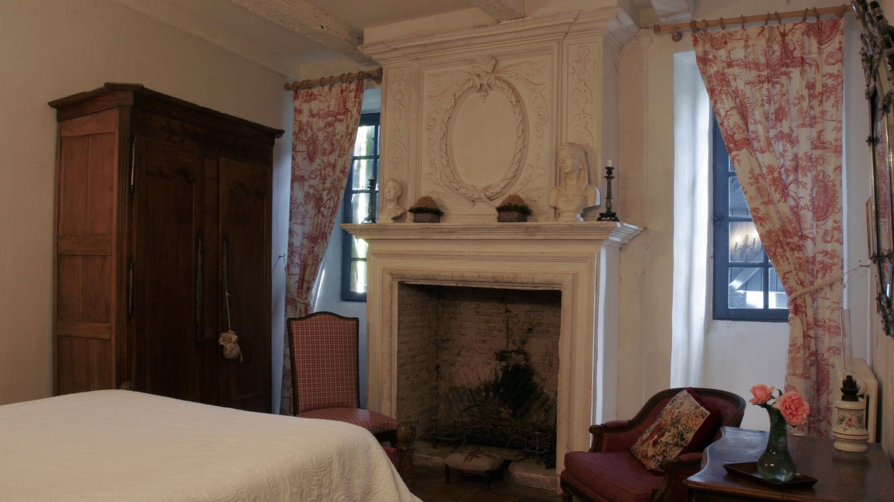 Photo of Bedroom in Labarthe-Bleys