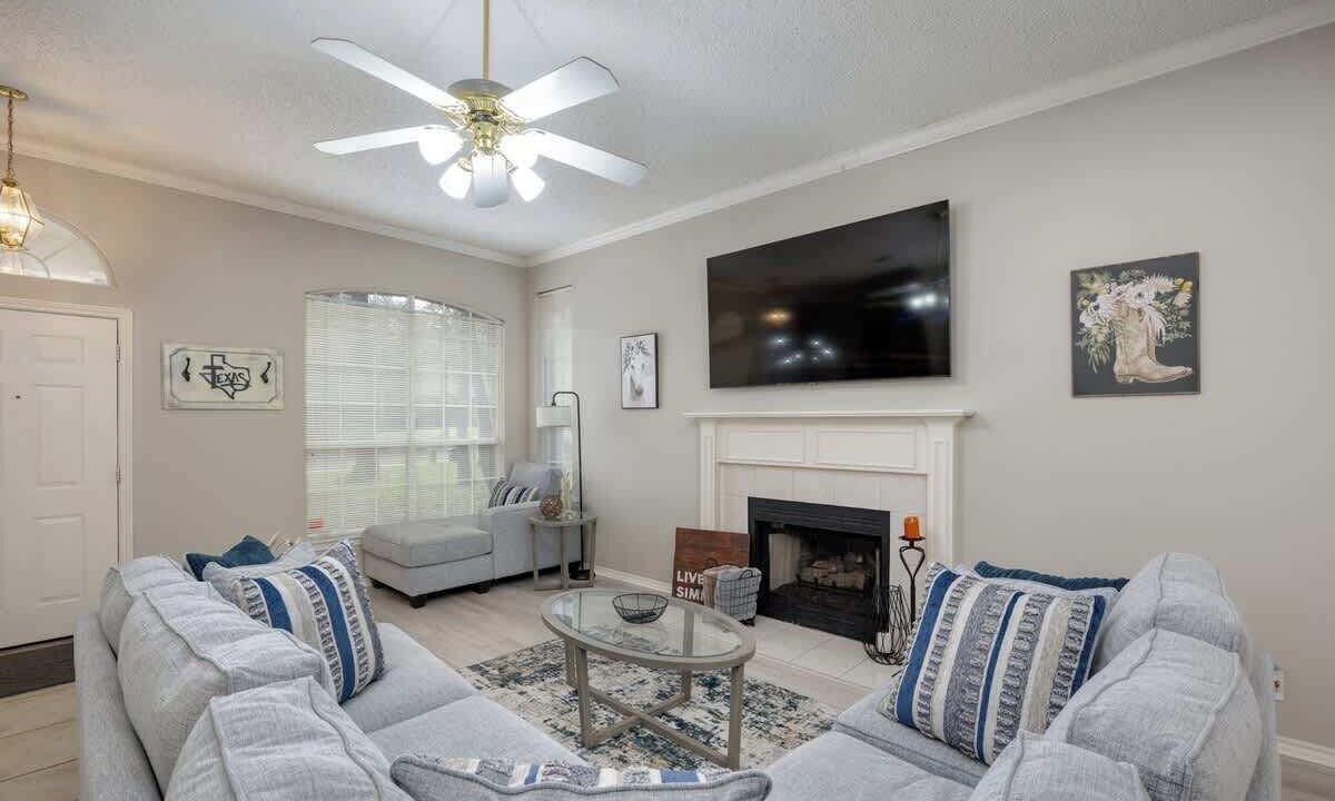 Photo of Livingroom in Denton