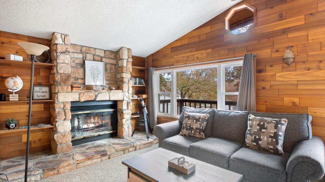 Photo of Livingroom in Climax Springs