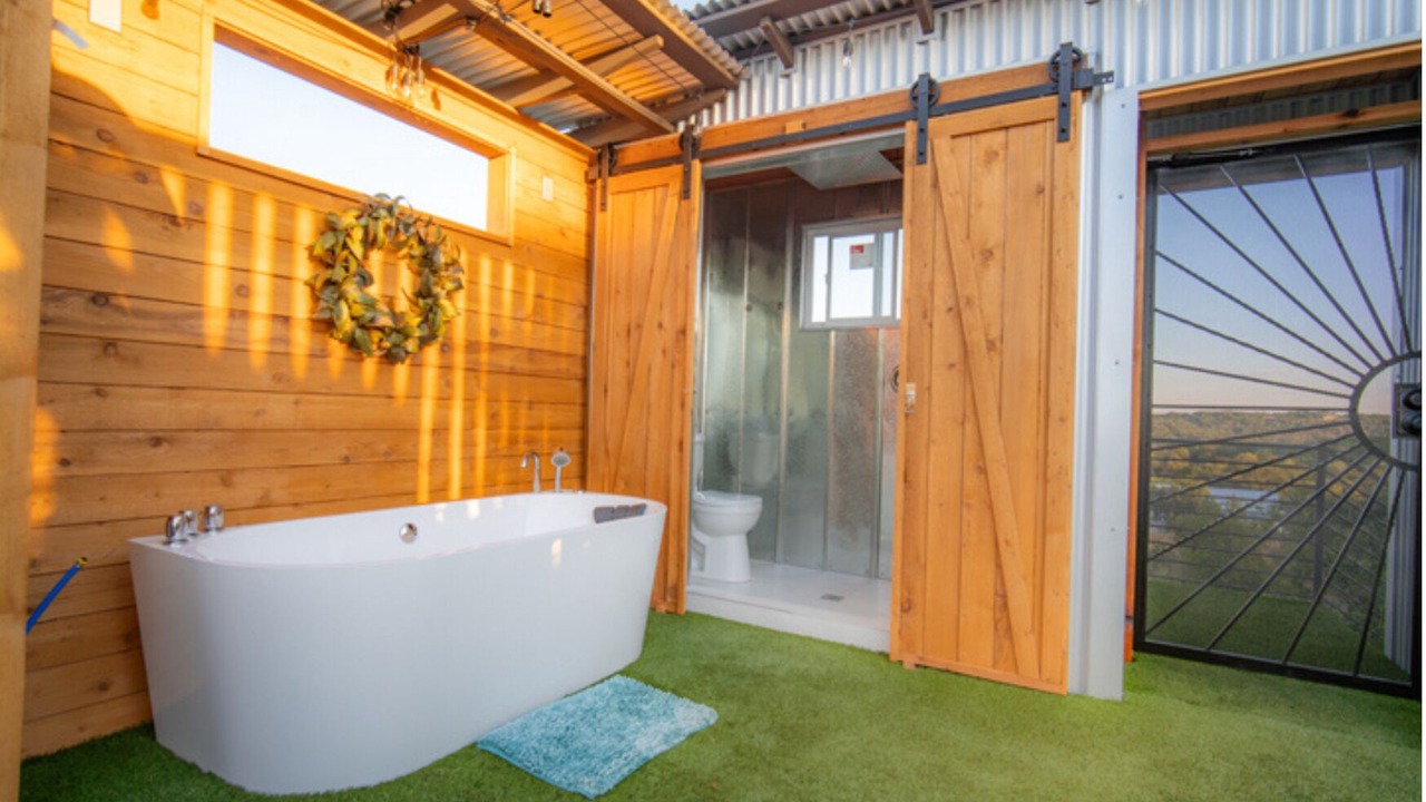 Photo of Bathroom in Cottonwood Shores