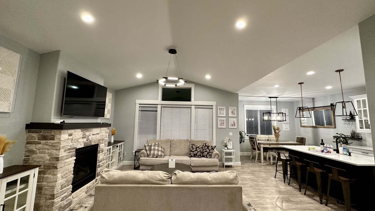 Photo of Livingroom in West Salem