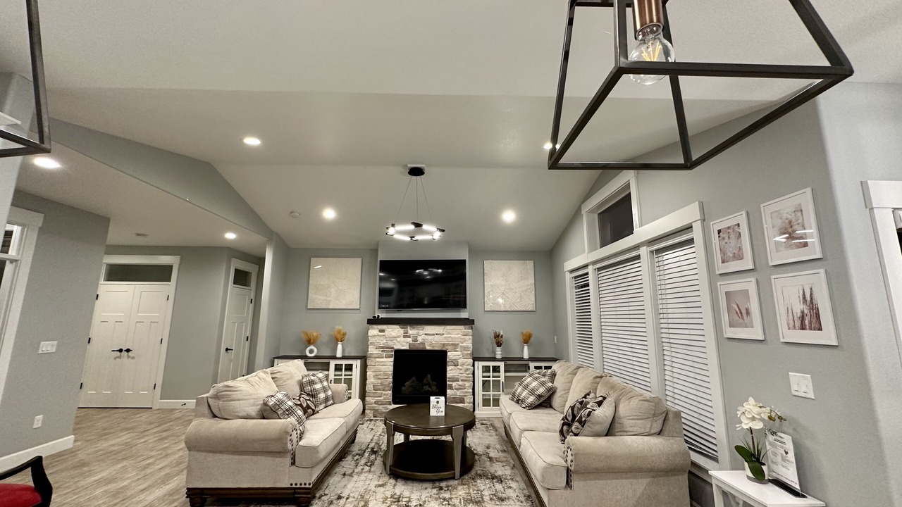 Photo of Livingroom in West Salem