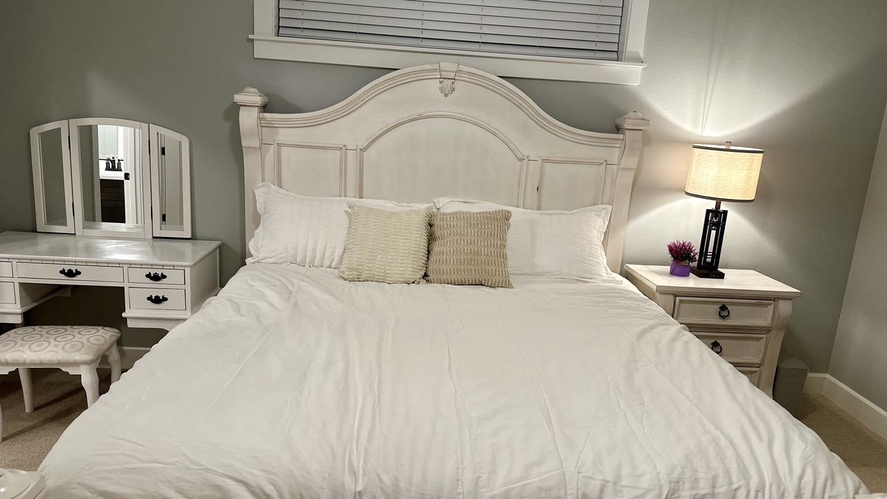 Photo of Bedroom in West Salem