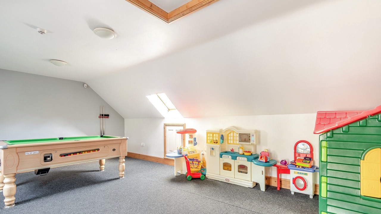 Photo of Others in Tremain