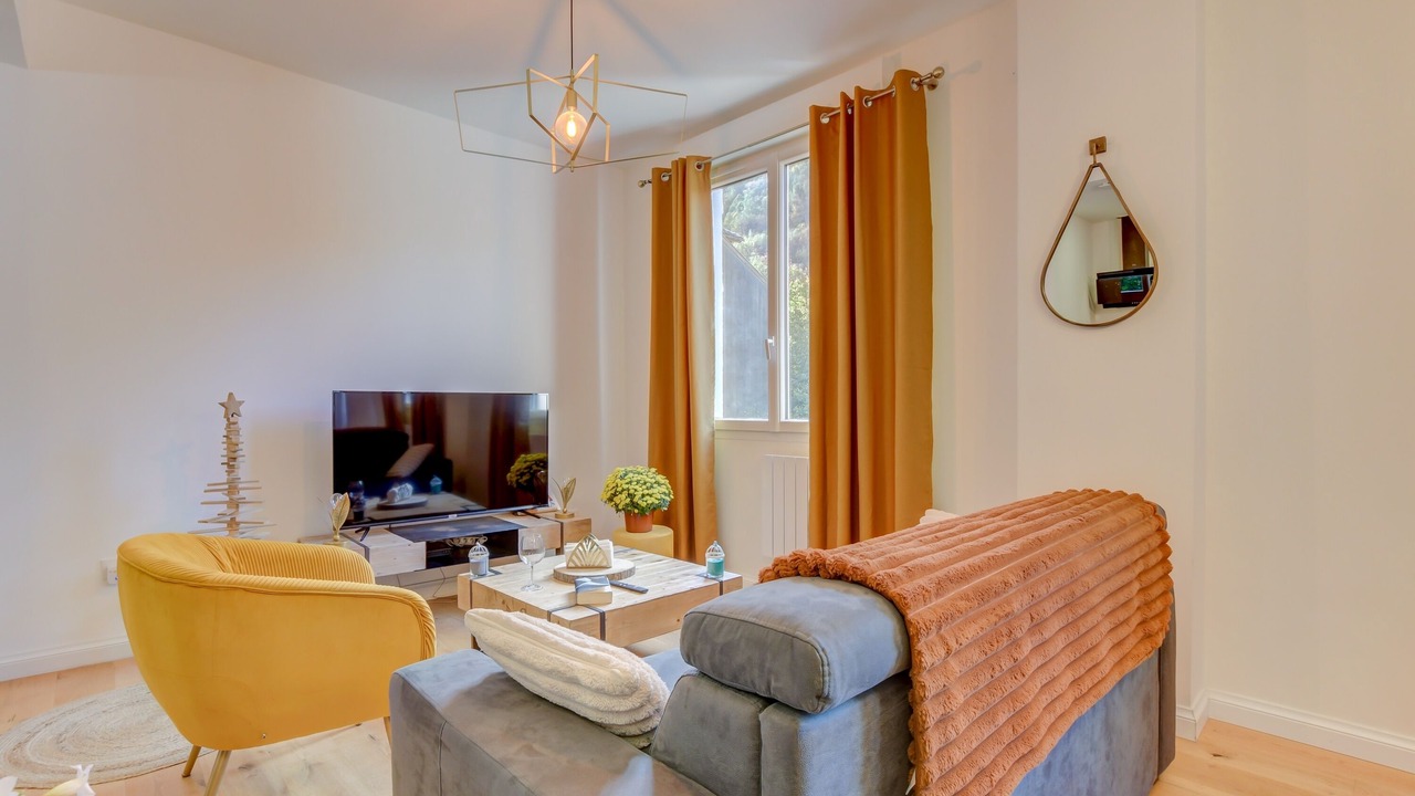 Photo of Livingroom in Savignac-les-Ormeaux