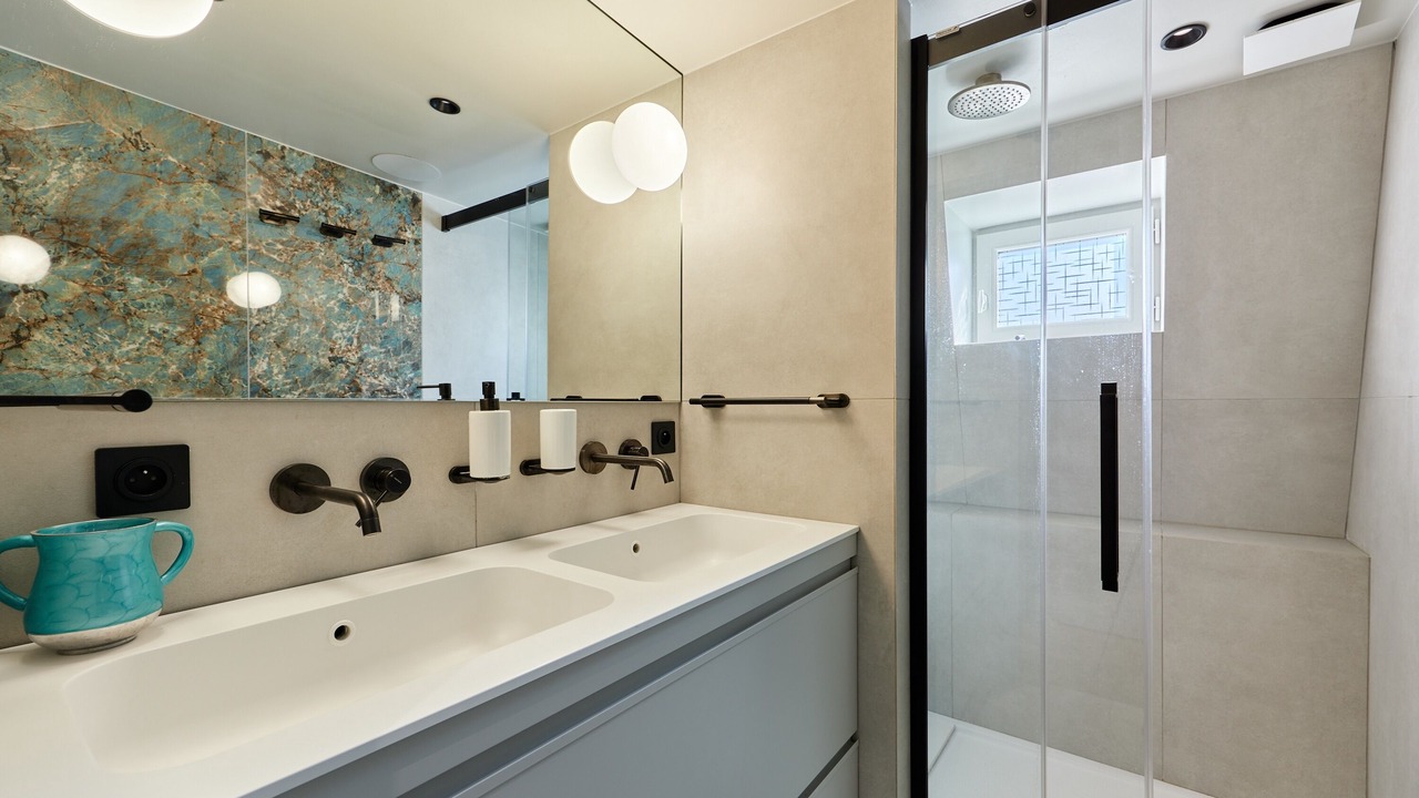 Photo of Bathroom in Deauville City Centre