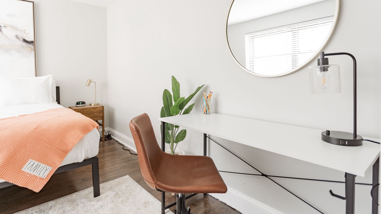 Photo of Bedroom in Rogers Park