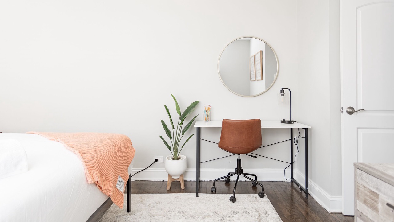 Photo of Bedroom in Rogers Park