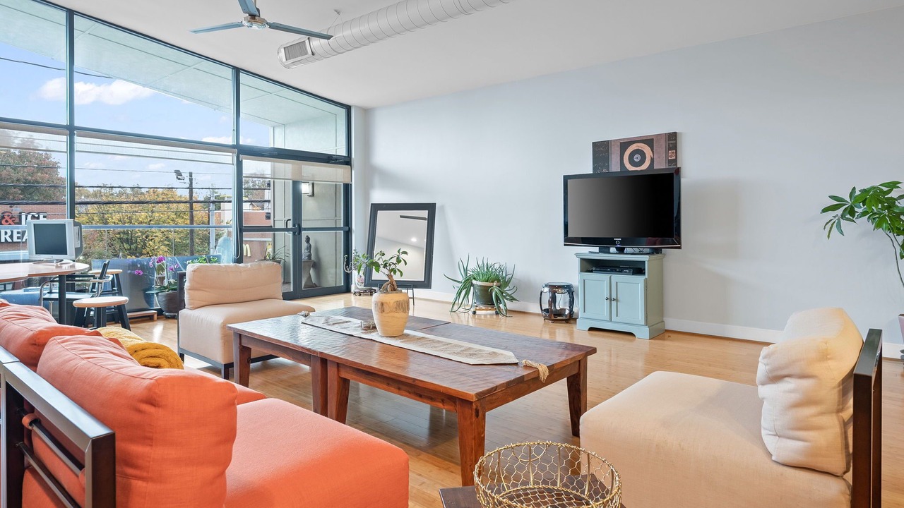 Photo of Livingroom in Tyler Park
