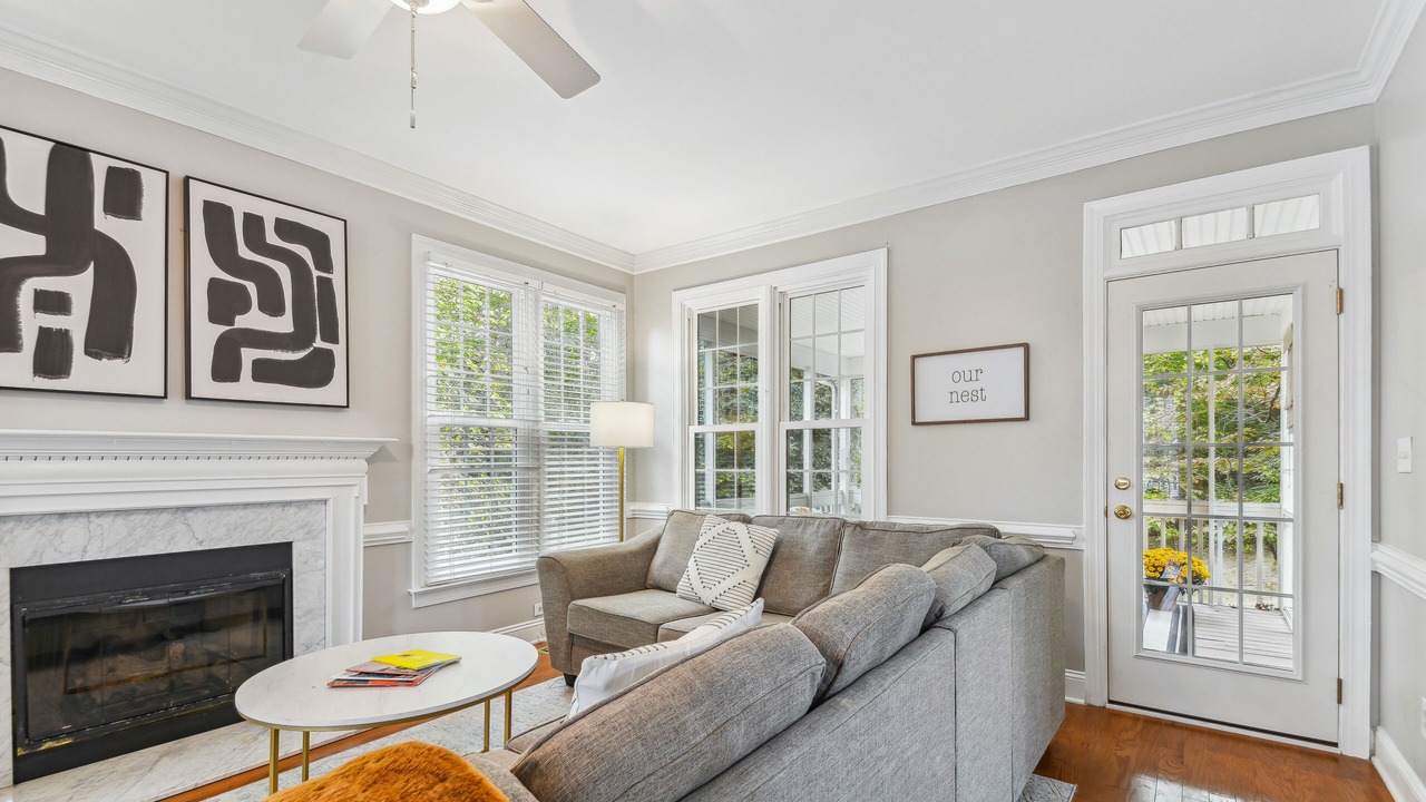 Photo of Livingroom in Clayton