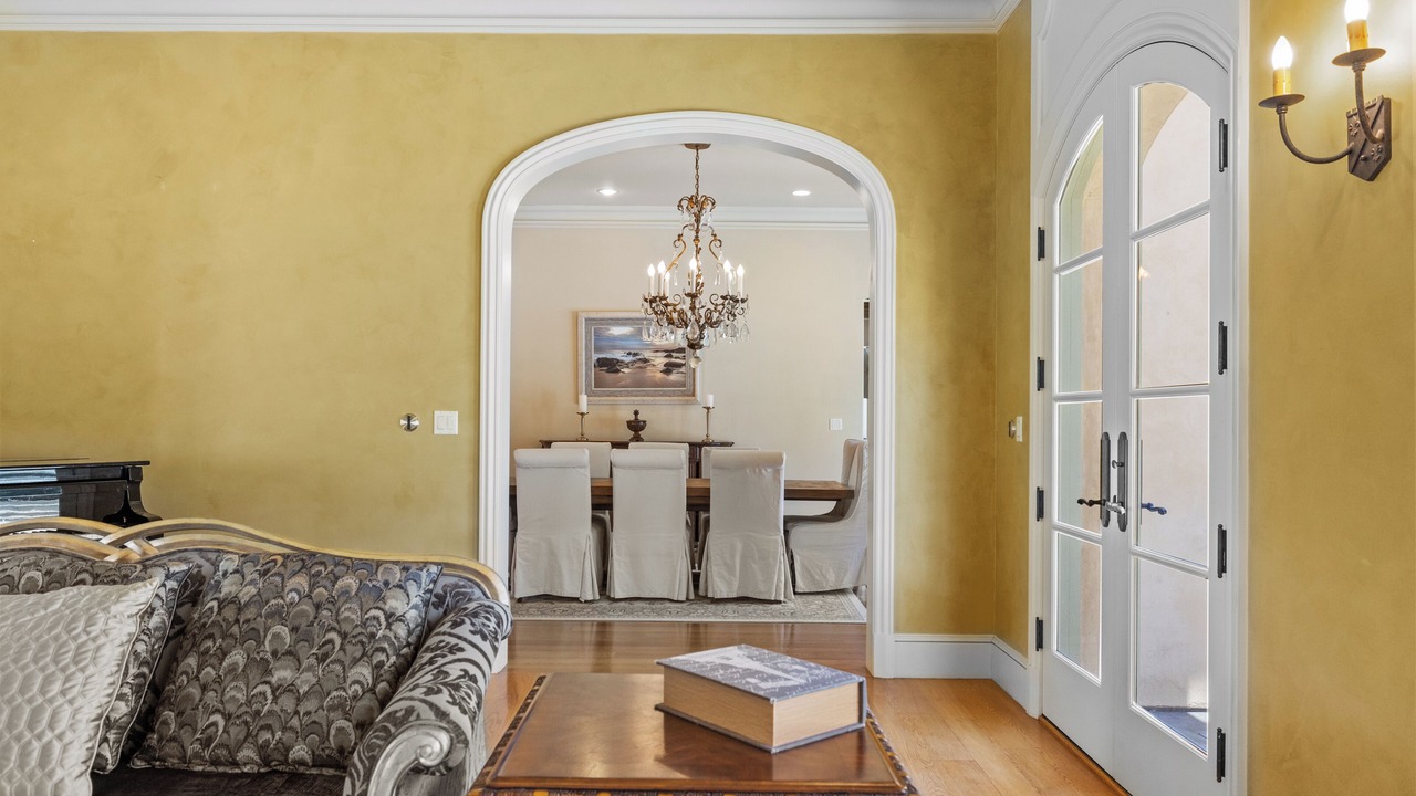 Photo of Livingroom in Los Altos Hills