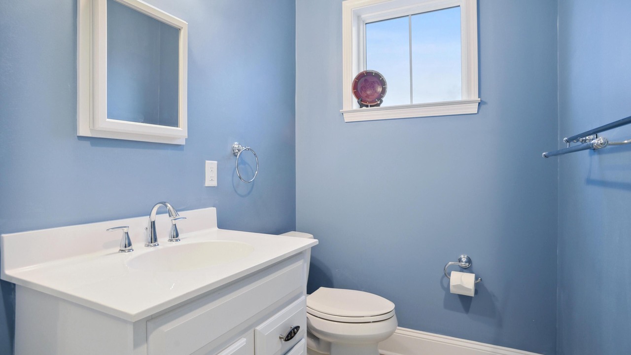 Photo of Bathroom in Beachwalk