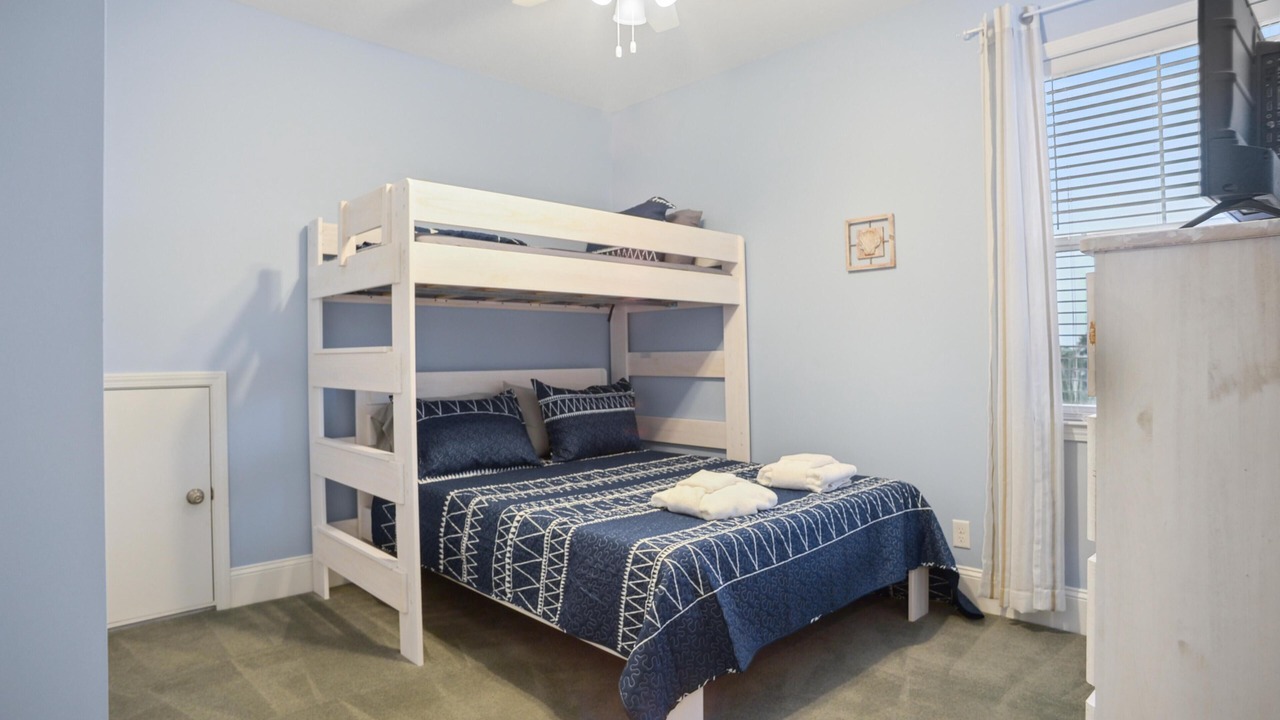Photo of Bedroom in Beachwalk