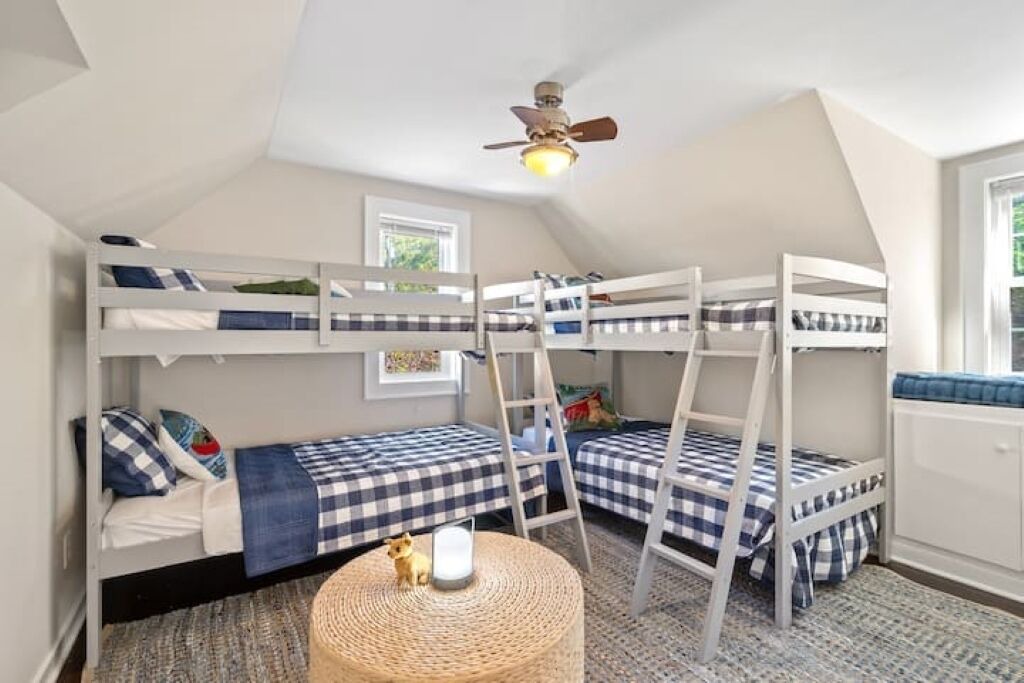 Photo of Bedroom in Solon Mills