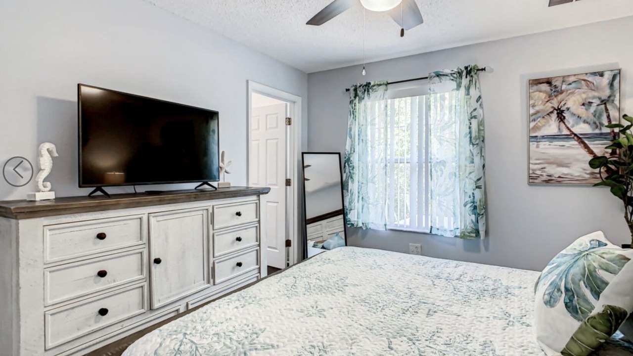 Photo of Bedroom in Crystal Cove