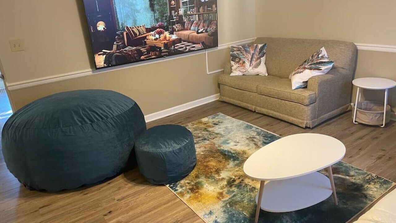 Photo of Livingroom in Commerce