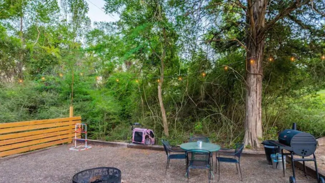 Photo of Outdoor in Oakwood