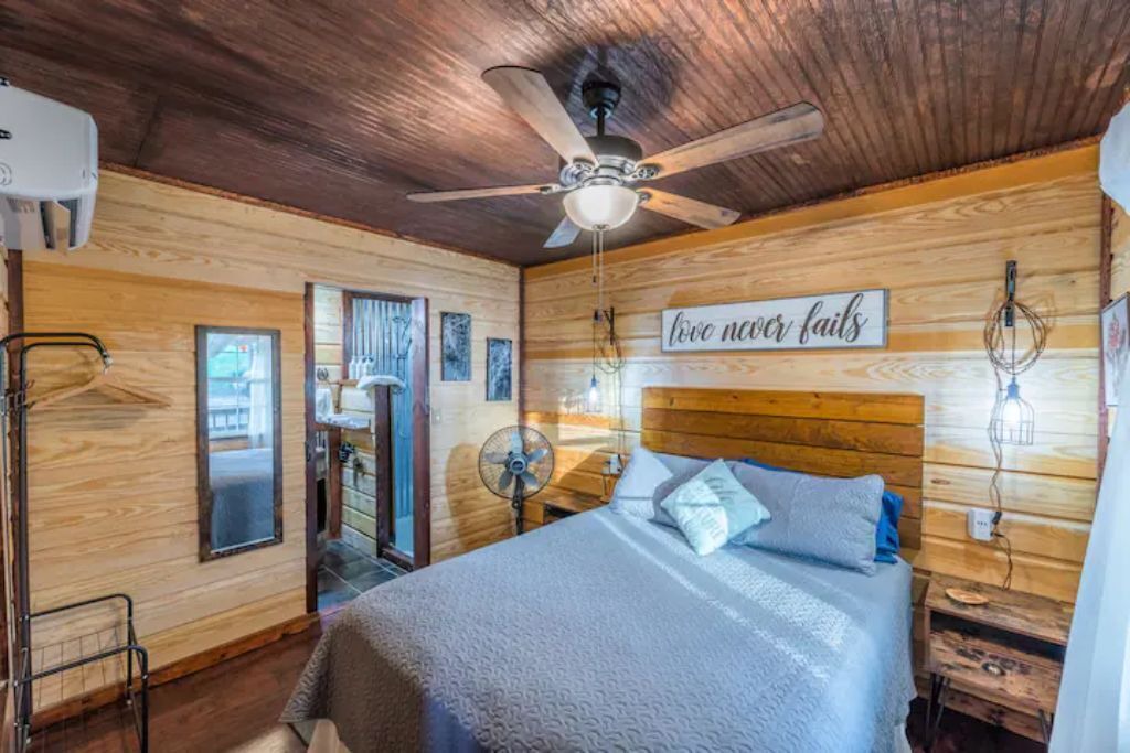 Photo of Bedroom in Oakwood