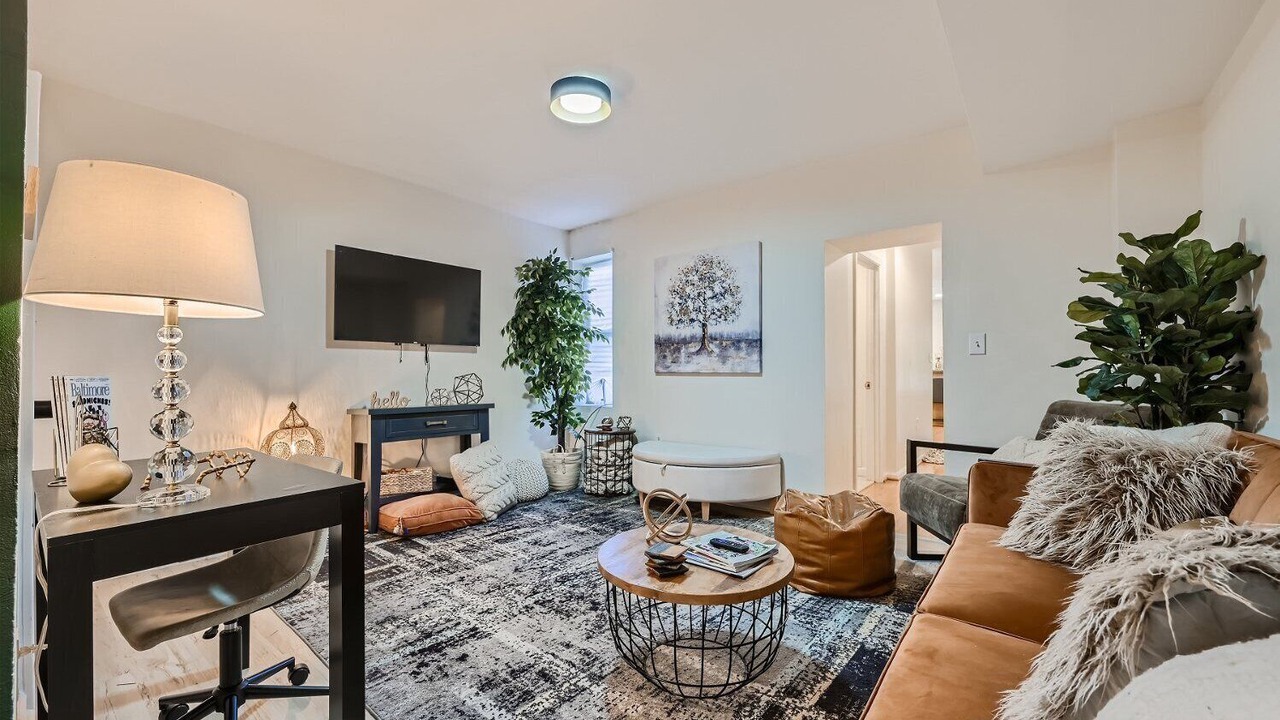 Photo of Livingroom in Downtown Baltimore