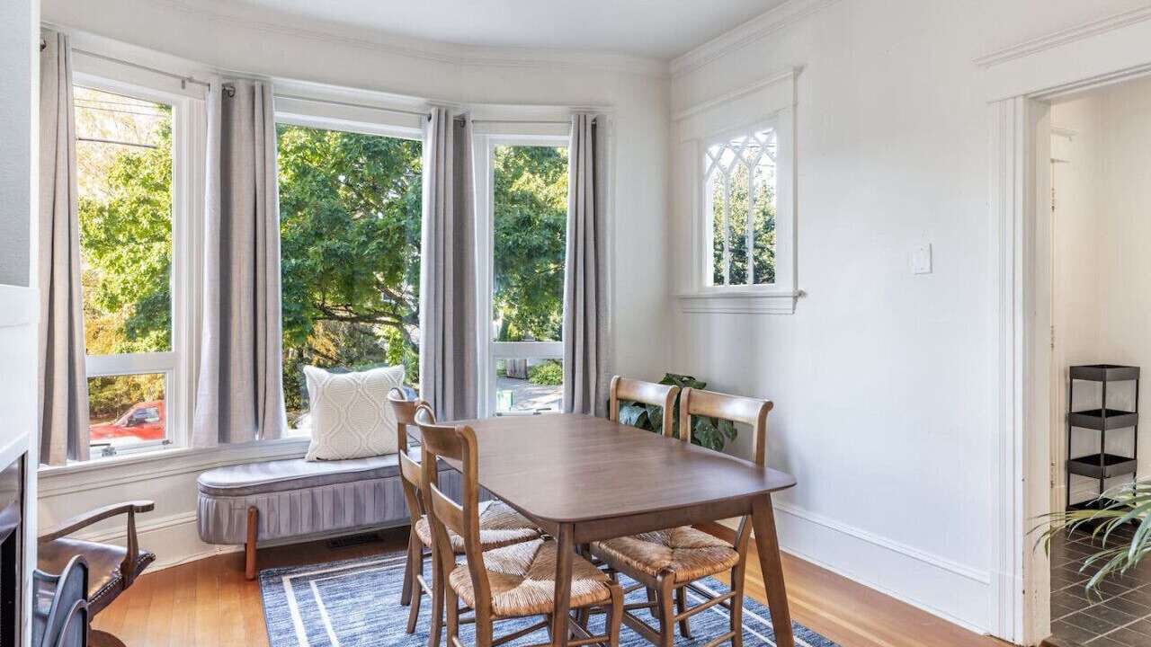 Photo of Bedroom in Minor