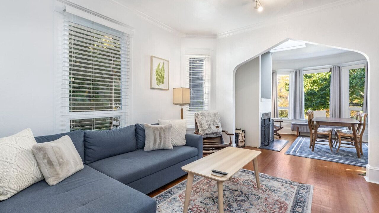 Photo of Bedroom in Minor