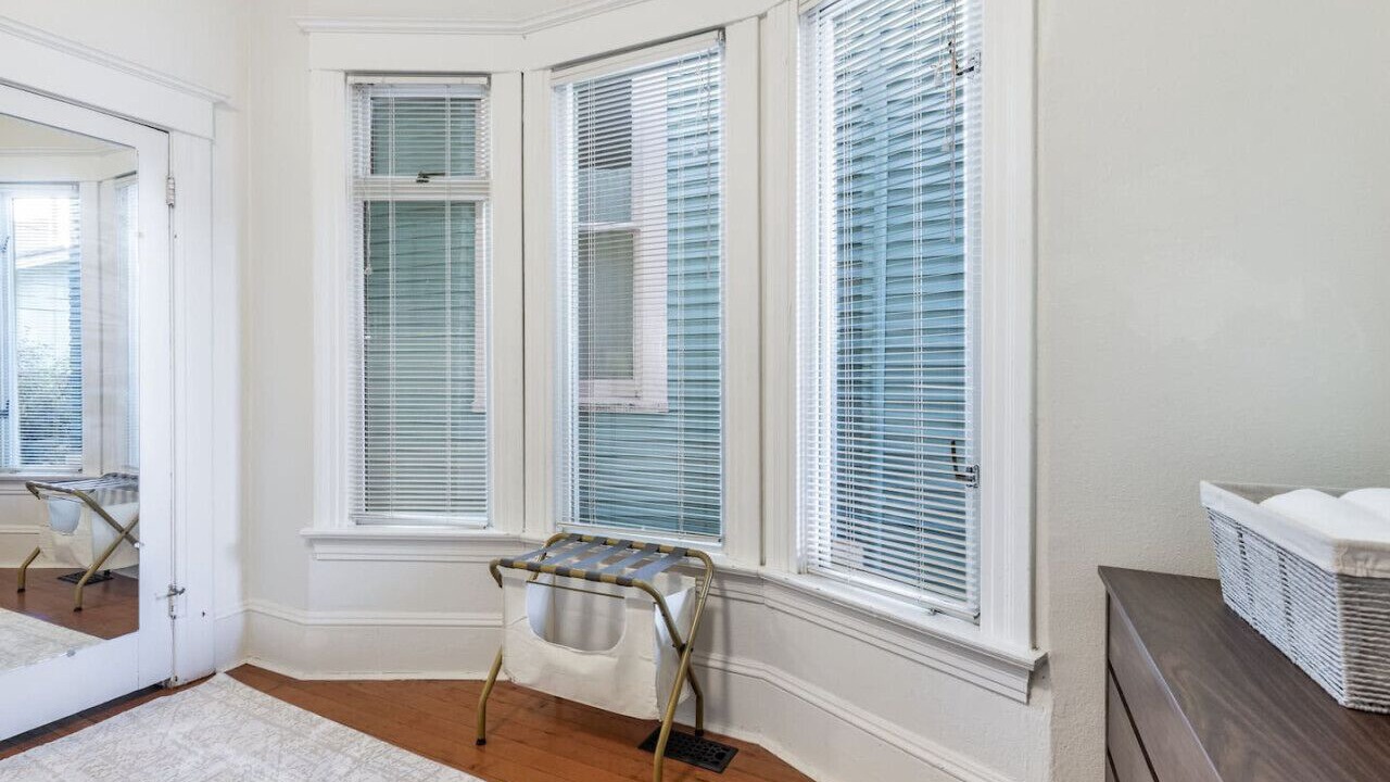 Photo of Bedroom in Minor