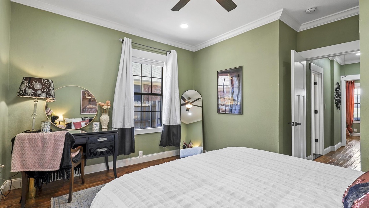 Photo of Bedroom in Fairmount