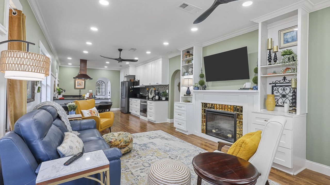 Photo of Livingroom in Fairmount