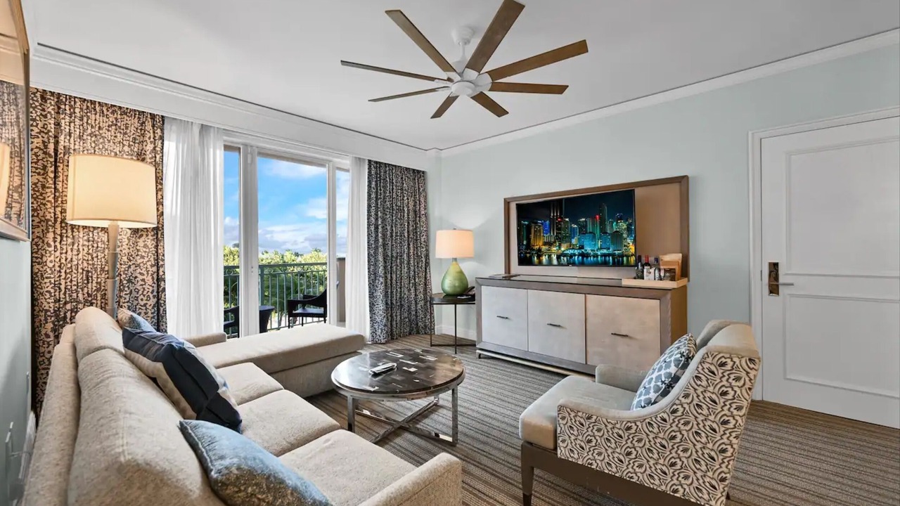 Photo of Livingroom in Key Biscayne