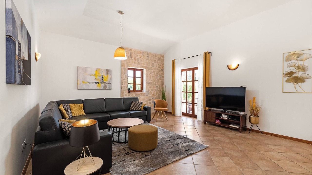 Photo of Livingroom in Muline