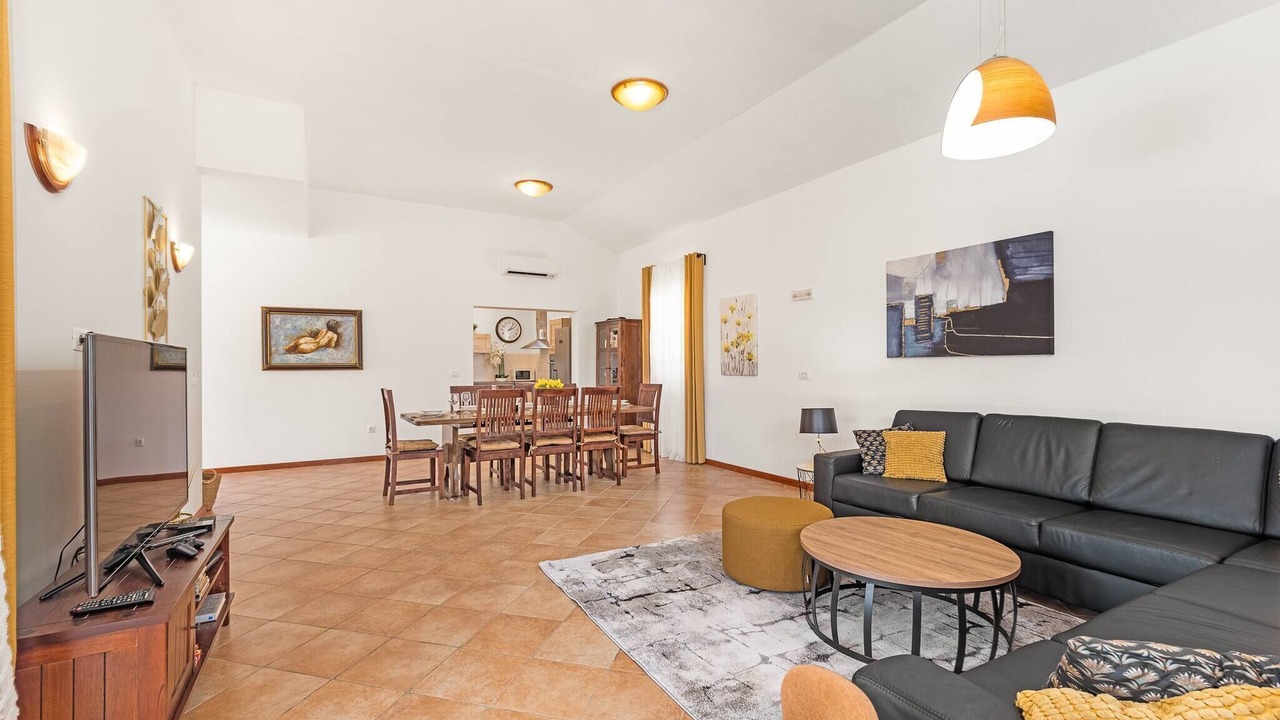 Photo of Livingroom in Muline