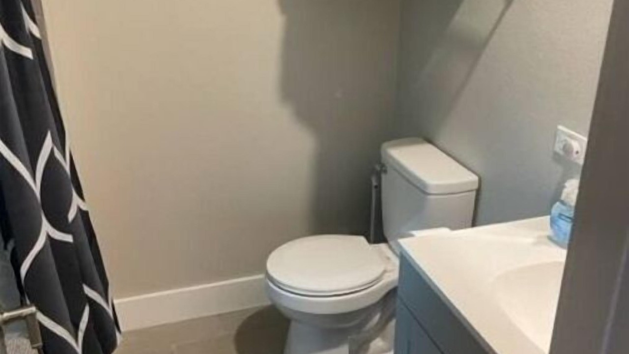 Photo of Bathroom in Central Arlington