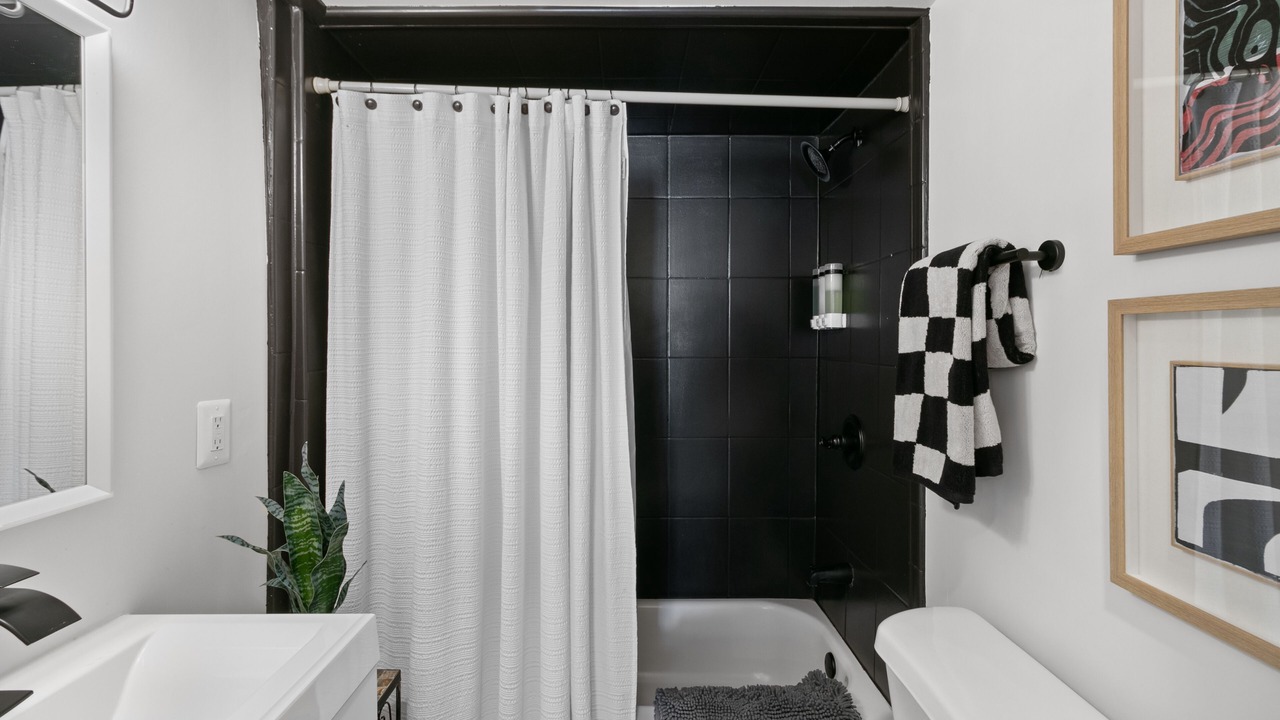 Photo of Bathroom in Oak Park