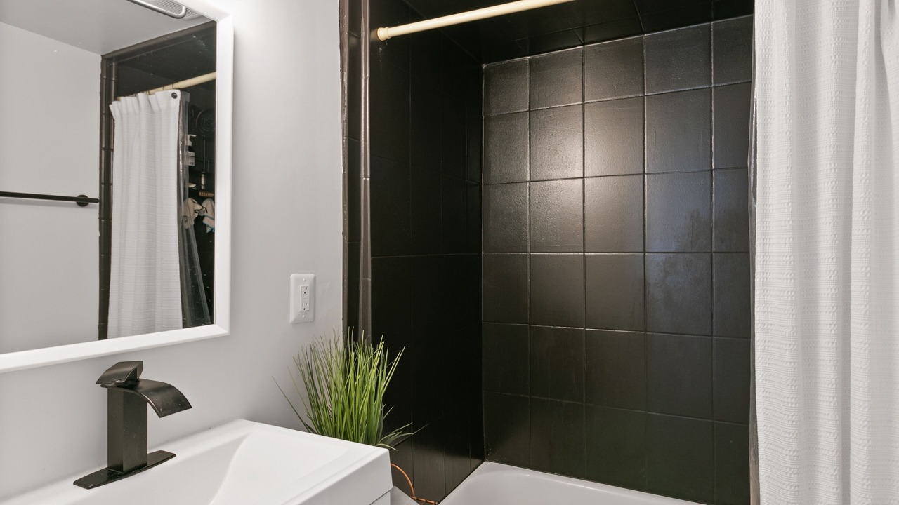 Photo of Bathroom in Oak Park
