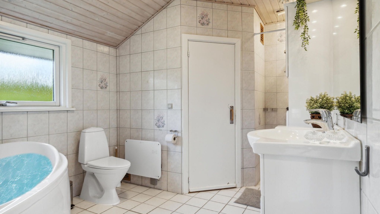 Photo of Bathroom in Østerskov