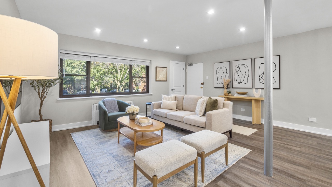 Photo of Livingroom in South Evanston