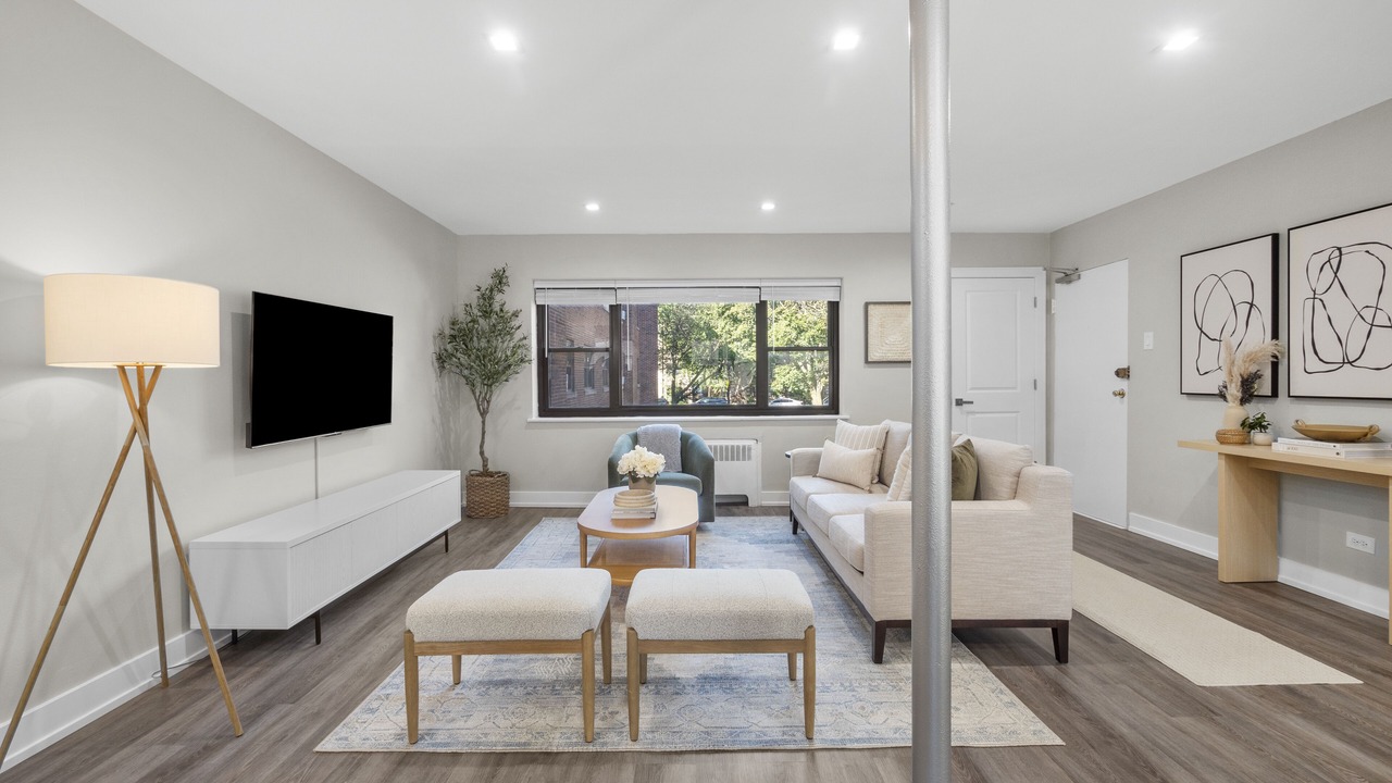 Photo of Livingroom in South Evanston