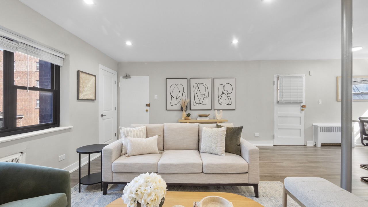 Photo of Livingroom in South Evanston