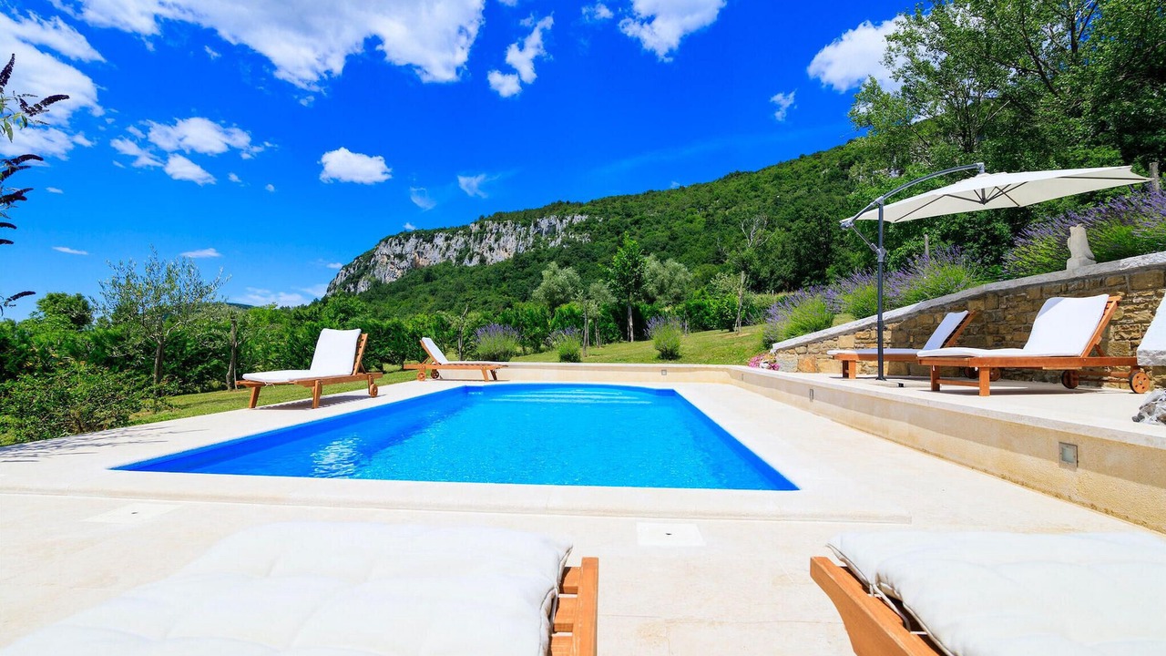 Photo of Outdoor in Grabri