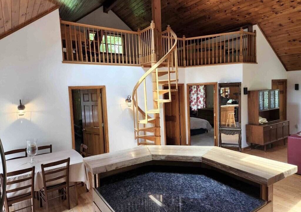 Photo of Others in Canadensis