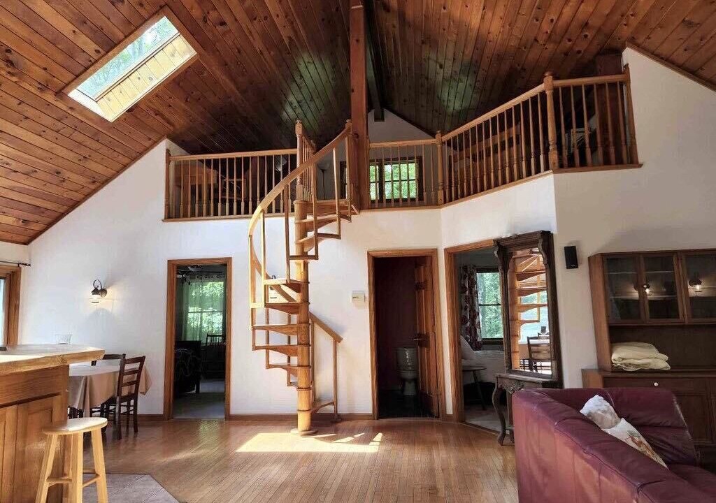 Photo of Others in Canadensis