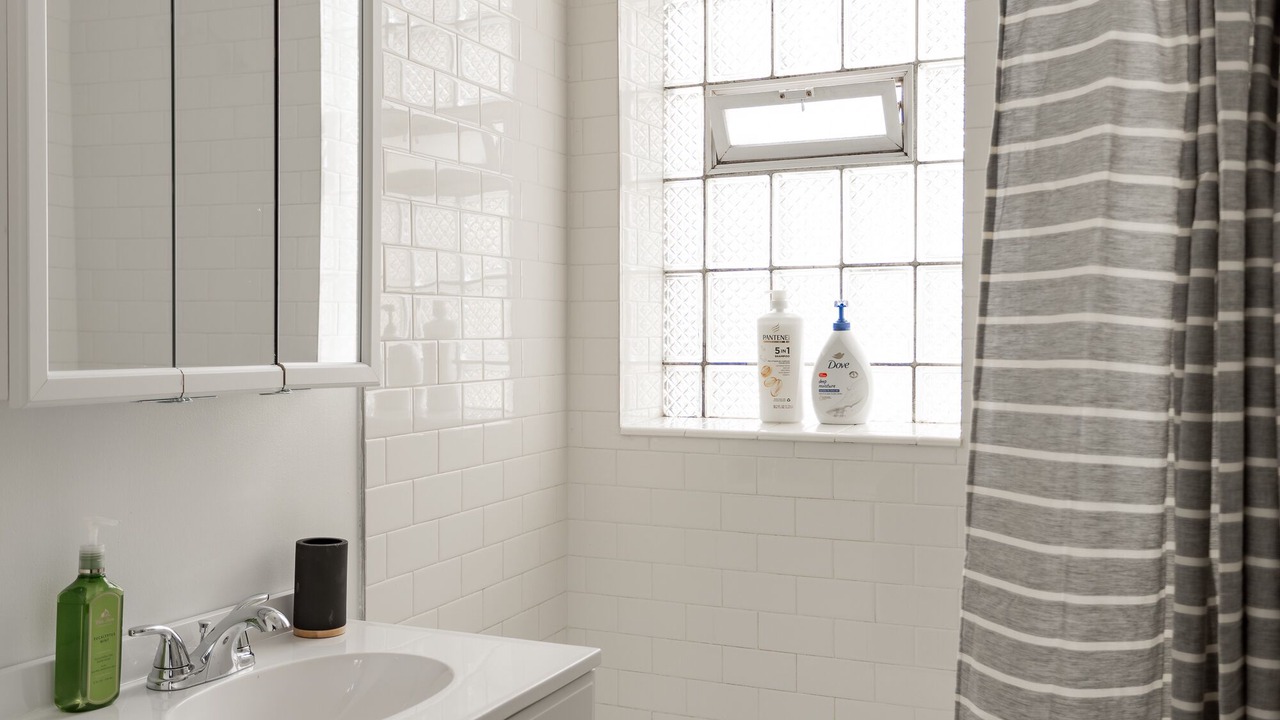 Photo of Bathroom in Rogers Park